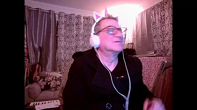 coryassman online show from December 25, 2024, 9:56 am