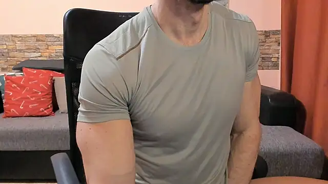 HotHunkTrainer online show from March 23, 2026, 8:51 am