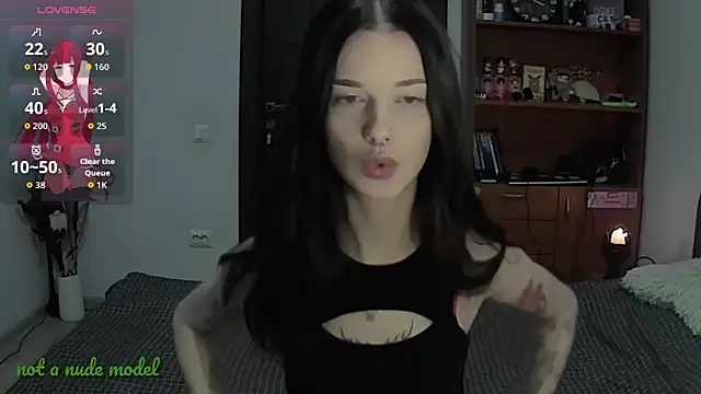 Snapshot of Miya_Dream_UKR chatting on November 17, 2025, 1:50 pm Miya Dream UKR online show from November 17, 2025, 1:50 pm