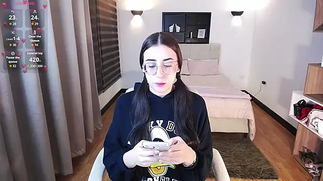 Imkitty-Horny online show from October 2, 2025, 3:24 am