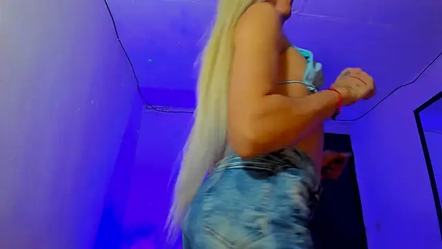 emperatrizhotwolf online show from March 2, 2025, 1:38 pm