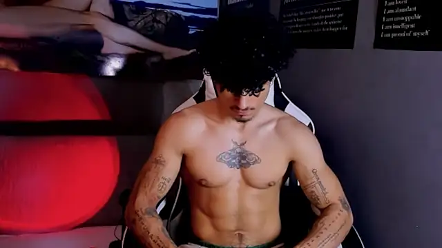 Snapshot of Thomas_Fit1 chatting on April 24, 2026, 8:22 pm Thomas Fit1 online show from April 24, 2026, 8:22 pm