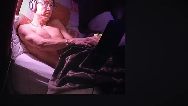 YouLikeBigDick9 online show from January 31, 2025, 8:22 am