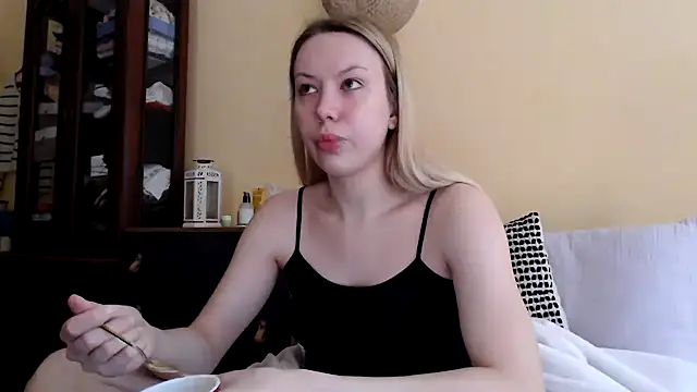 Scarlettford online show from December 3, 2024, 8:49 am