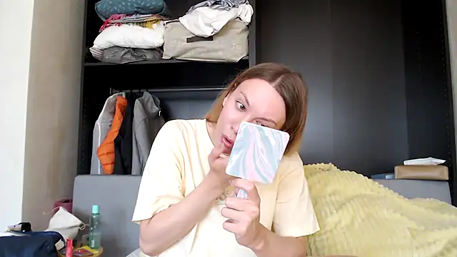 Scarlettford online show from September 17, 2025, 11:01 am