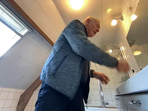 martxxxxx online show from March 16, 2025, 10:11 am