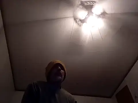 Snapshot of Xoc8_ chatting on December 7, 2024, 9:11 pm Xoc8  online show from December 7, 2024, 9:11 pm