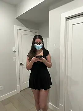 jAsMinE678 online show from April 17, 2026, 6:44 pm