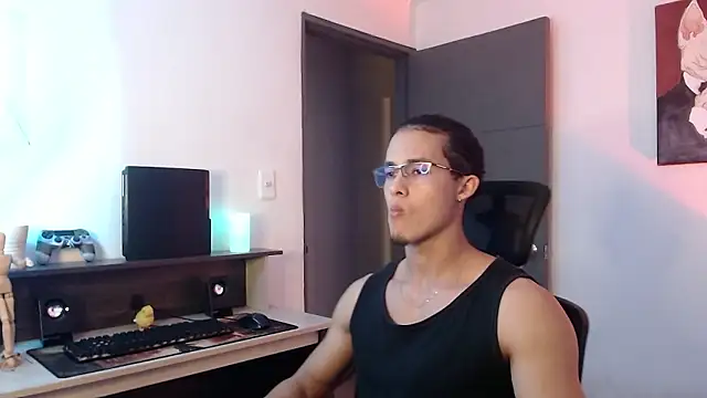 Snapshot of alejo_x3 chatting on December 4, 2024, 11:24 pm alejo x3 online show from December 4, 2024, 11:24 pm