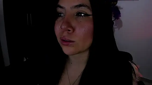 AilynRed online show from February 7, 2025, 11:45 pm