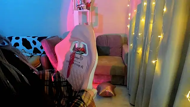 Ledy WWWII online show from December 13, 2024, 4:38 pm