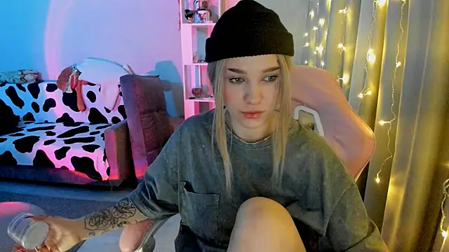 Ledy WWWII online show from December 19, 2024, 9:49 pm