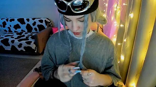 Ledy WWWII online show from January 11, 2025, 8:21 pm