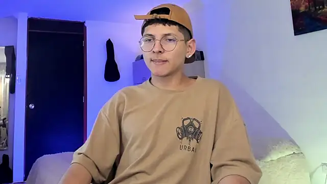 a lejandro 0 8 online show from February 4, 2025, 1:56 am