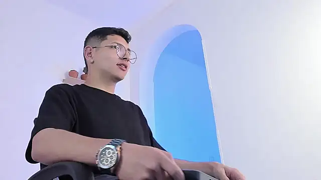 a lejandro 0 8 online show from February 27, 2025, 2:10 am