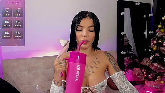 EmmaRusellx online show from December 24, 2024, 1:06 pm