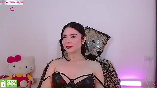LauryMoons online show from May 10, 2026, 12:16 am
