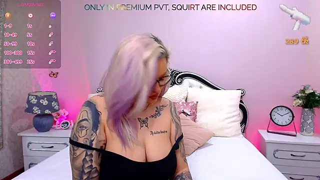 FoxxyClarise online show from February 19, 2026, 9:22 pm