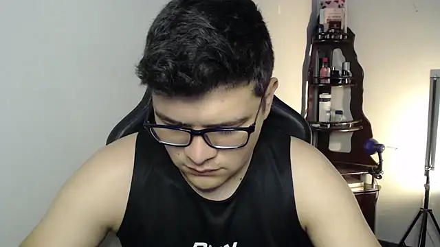 Snapshot of Plug_Control chatting on February 21, 2026, 5:14 pm Plug Control online show from February 21, 2026, 5:14 pm