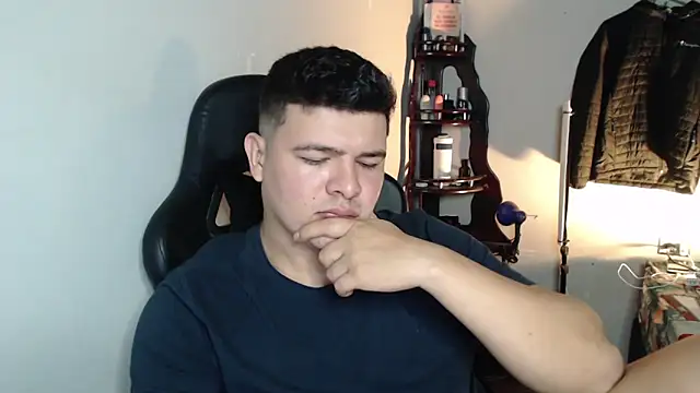 Snapshot of Plug_Control chatting on February 27, 2026, 4:01 am Plug Control online show from February 27, 2026, 4:01 am