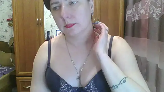 SophieNightAh online show from February 13, 2025, 6:38 pm