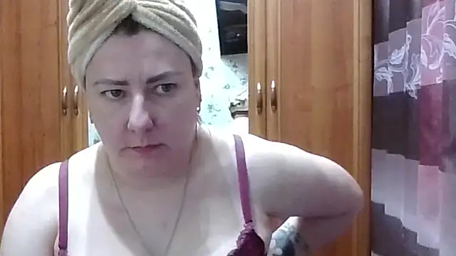 SophieNightAh online show from February 5, 2026, 3:38 pm