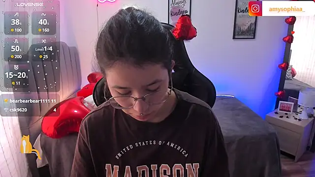 Amy joones online show from February 8, 2025, 12:39 pm