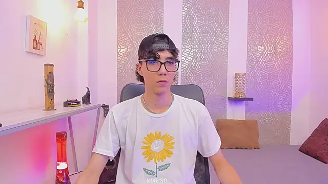 Nikolay Gregori online show from October 16, 2025, 4:13 am