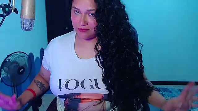 Luciernaga18 online show from October 8, 2025, 1:58 am