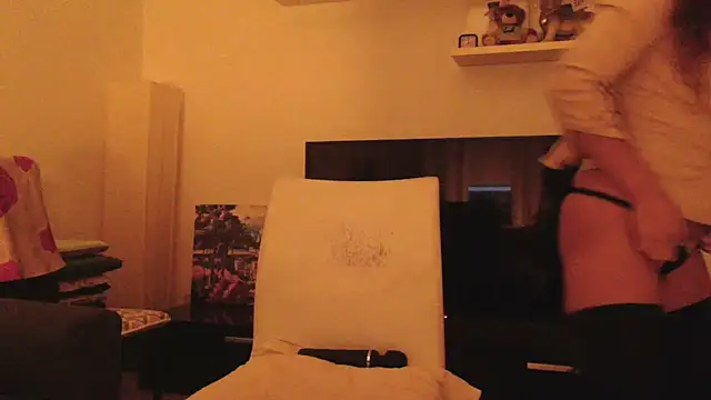 fragrance72 online show from October 4, 2025, 5:16 am