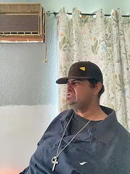 Miguel16i online show from March 18, 2025, 6:26 pm