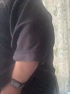 Miguel16i online show from March 20, 2025, 6:31 pm