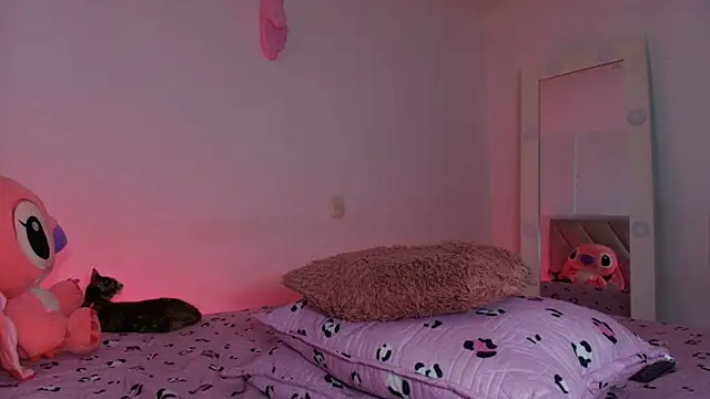 emy colee online show from February 20, 2026, 9:37 pm