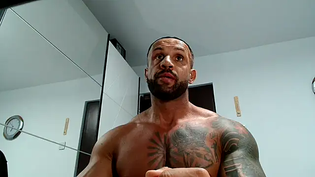 Magnificmuscles89 online show from November 22, 2025, 3:11 pm