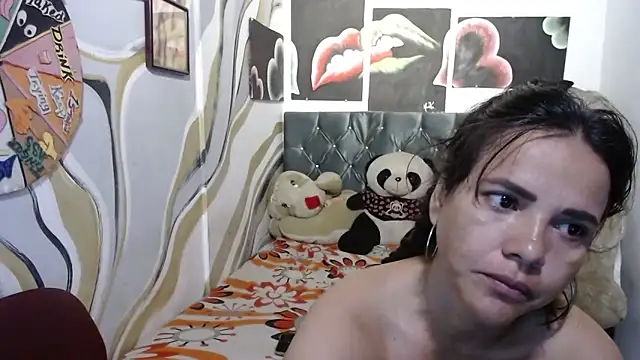 manzanahot9 online show from February 1, 2026, 1:31 pm