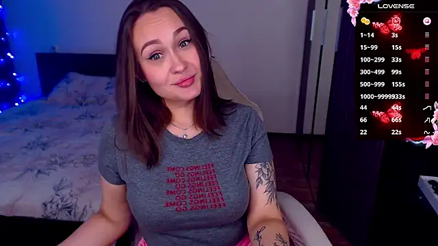 Snapshot of Cutie-Melanie chatting on October 26, 2025, 9:42 pm Cutie-Melanie online show from October 26, 2025, 9:42 pm