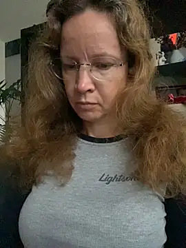 AnnikaRose online show from October 8, 2025, 6:00 am