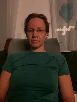 AnnikaRose online show from November 17, 2025, 6:52 am