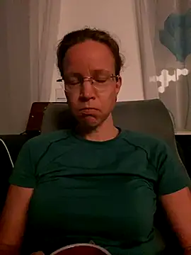 AnnikaRose online show from November 24, 2025, 6:46 am