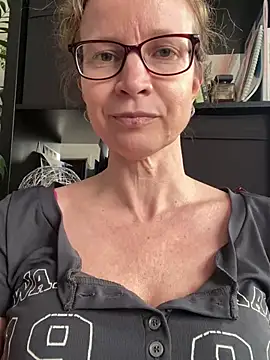 AnnikaRose online show from April 20, 2026, 12:41 pm