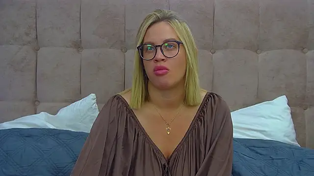 MariaNeumann online show from November 29, 2025, 6:22 pm