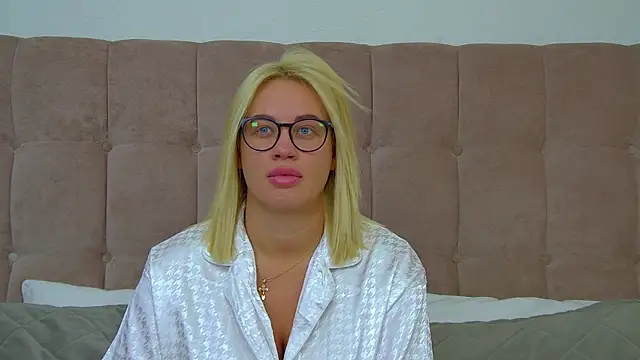 MariaNeumann online show from February 12, 2026, 6:19 am