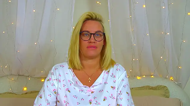 MariaNeumann online show from February 23, 2026, 6:27 pm