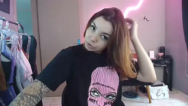 Snapshot of HotRuiva chatting on December 24, 2024, 6:06 pm HotRuiva online show from December 24, 2024, 6:06 pm