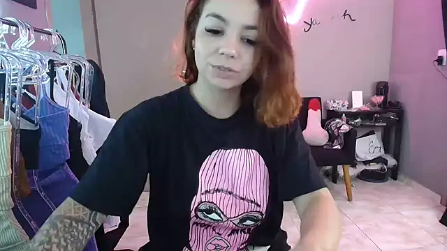 Snapshot of HotRuiva chatting on December 30, 2024, 7:42 pm HotRuiva online show from December 30, 2024, 7:42 pm