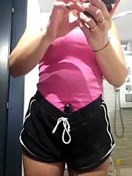 Kitty Doll69 online show from December 9, 2024, 9:39 am