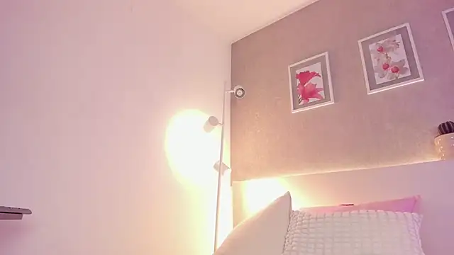 roxannegomez online show from November 7, 2025, 1:33 pm