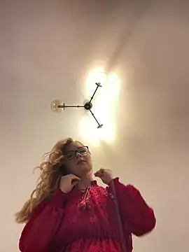 Chloe Richardson online show from January 31, 2025, 1:56 pm