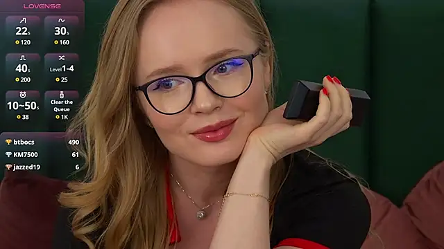 Chloe Richardson online show from February 27, 2025, 4:32 pm