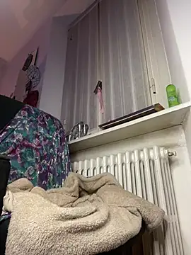 Snapshot of giuli_zerozero chatting on January 16, 2025, 5:33 pm giuli zerozero online show from January 16, 2025, 5:33 pm